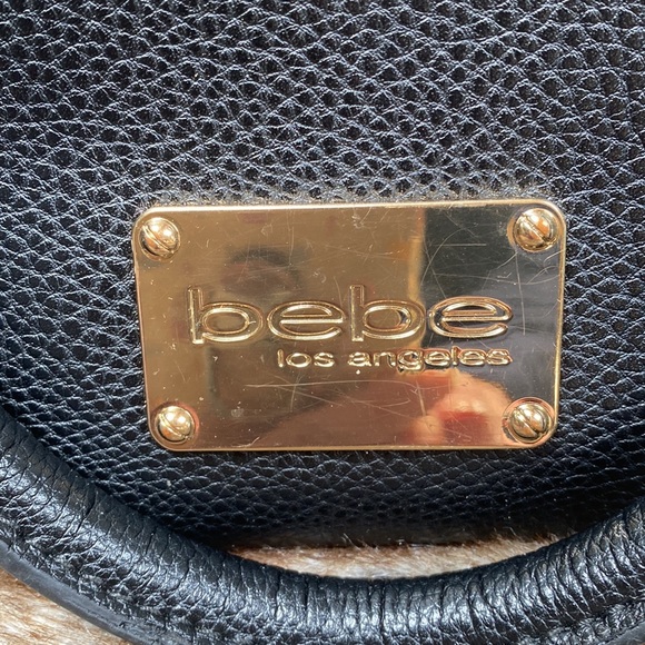 Bebe, Los Angeles bucket bag like new can be used as a Crossbody - Picture 2 of 12